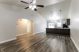 7608 Samuel Dr in Sellersburg, IN - Building Photo - Building Photo