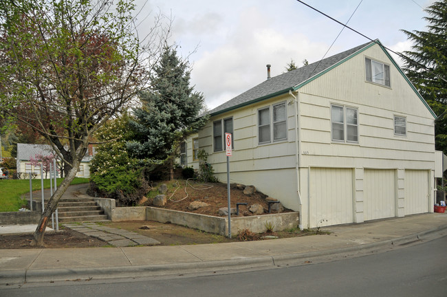 6615 SW Canyon Ln in Portland, OR - Building Photo - Building Photo