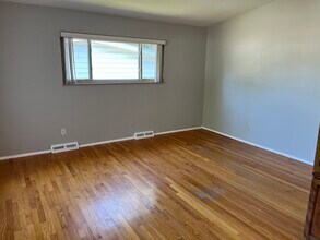 2760 Flamingo Dr in Florissant, MO - Building Photo - Building Photo