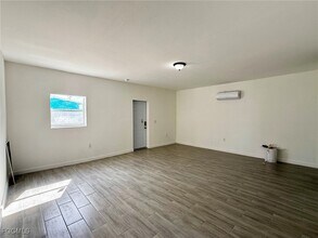 2996 Lafayette St in Ft. Myers, FL - Building Photo - Building Photo