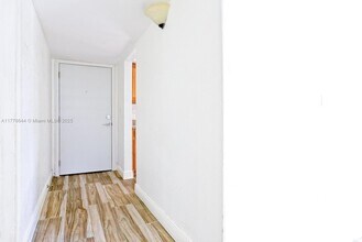 8475 SW 94th St in Miami, FL - Building Photo - Building Photo