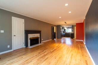 1022 Yates St in Lake Oswego, OR - Building Photo - Building Photo