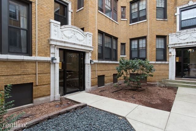 7215 W Barry Ave-Unit -Unit 2A in Chicago, IL - Building Photo