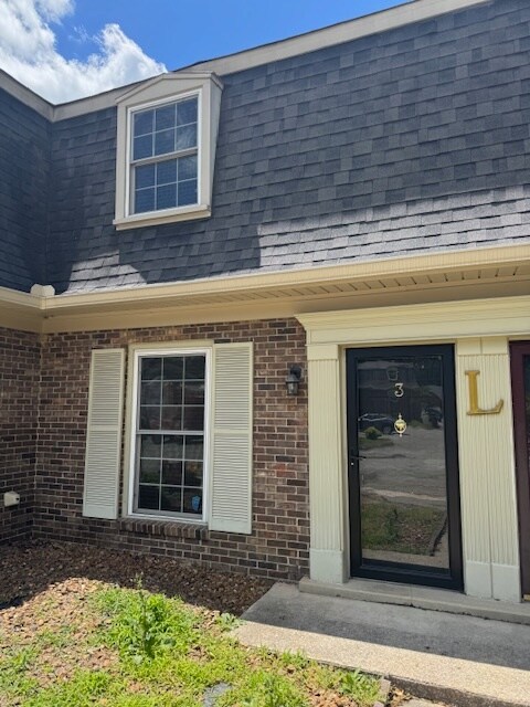 1010 Country Club Rd in Cookeville, TN - Foto de edificio