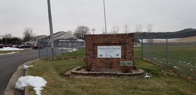 Galesville Greens in Galesville, WI - Foto de edificio - Building Photo