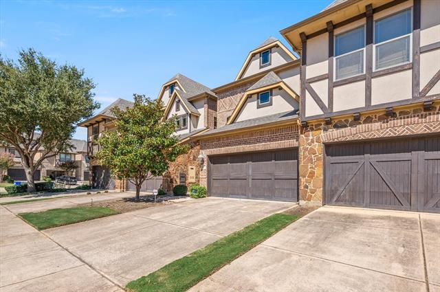 935 Brook Forest Ln in Euless, TX - Foto de edificio - Building Photo