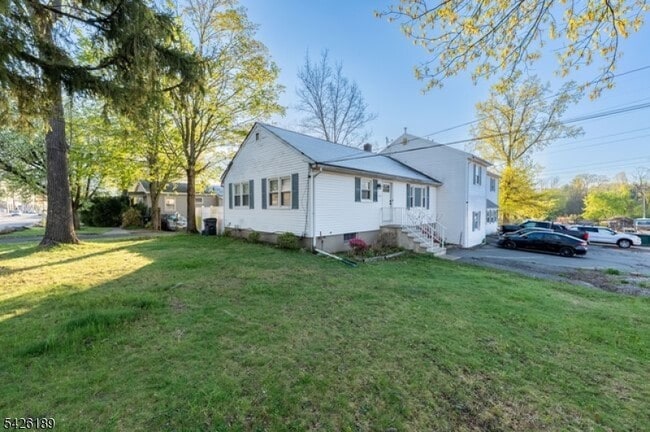 47 River Rd in Chatham, NJ - Building Photo - Building Photo