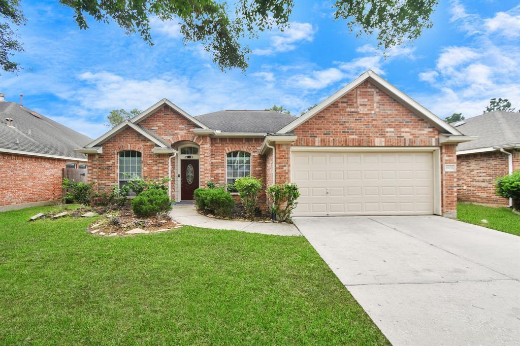 18031 Parkwille Ln in Cypress, TX - Building Photo