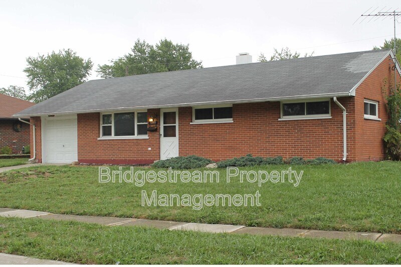 5280 Monitor Dr in Dayton, OH - Building Photo