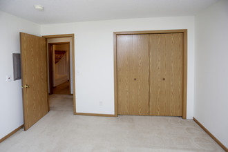 Sierra Ridge Apartment Community in Bismarck, ND - Foto de edificio - Interior Photo