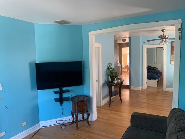 3801 N St Louis Ave, Unit Basement