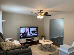 525 N Mathilda St in Pittsburgh, PA - Building Photo - Building Photo