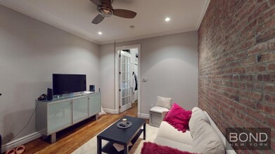 450 W 50th St in New York, NY - Building Photo - Building Photo