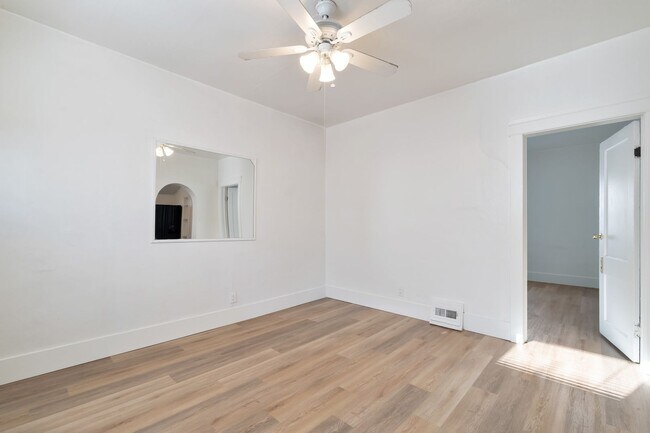 2340 Eccles Ave in Ogden, UT - Foto de edificio - Building Photo