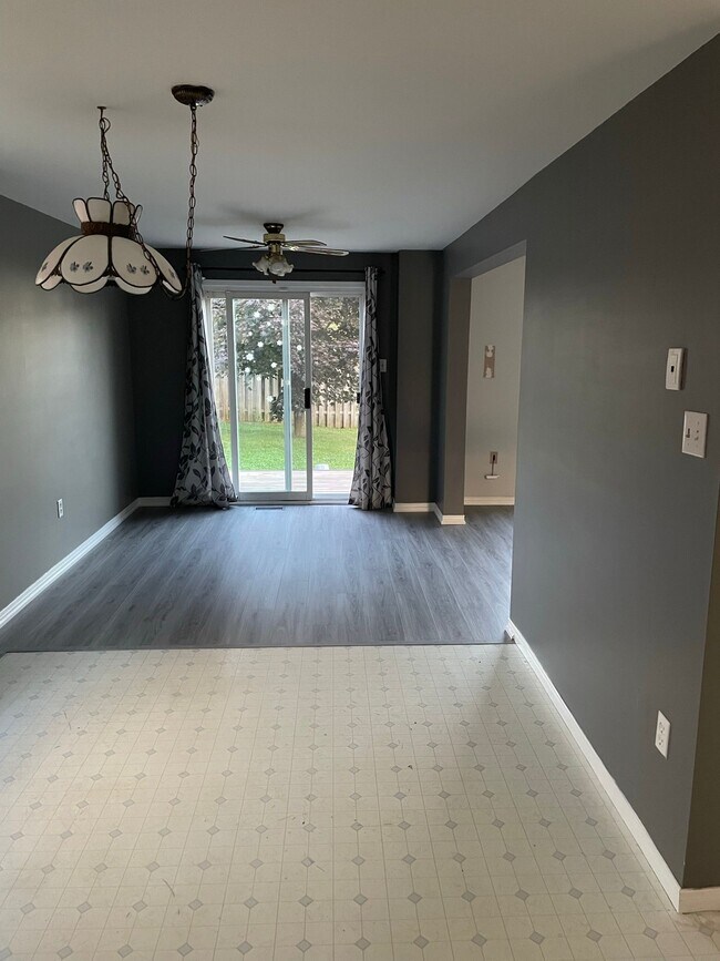 24 Moss Pl in Guelph, ON - Building Photo - Building Photo