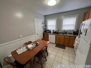 19 Harris Rd in Medford, MA - Building Photo - Building Photo