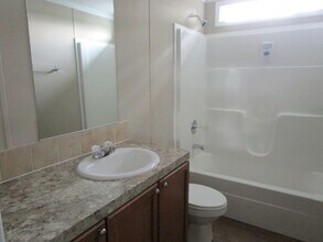 107 Spruce Ln in Leesburg, FL - Building Photo - Building Photo