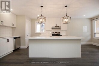 634 Wilson Rd N in Oshawa, ON - Building Photo - Building Photo