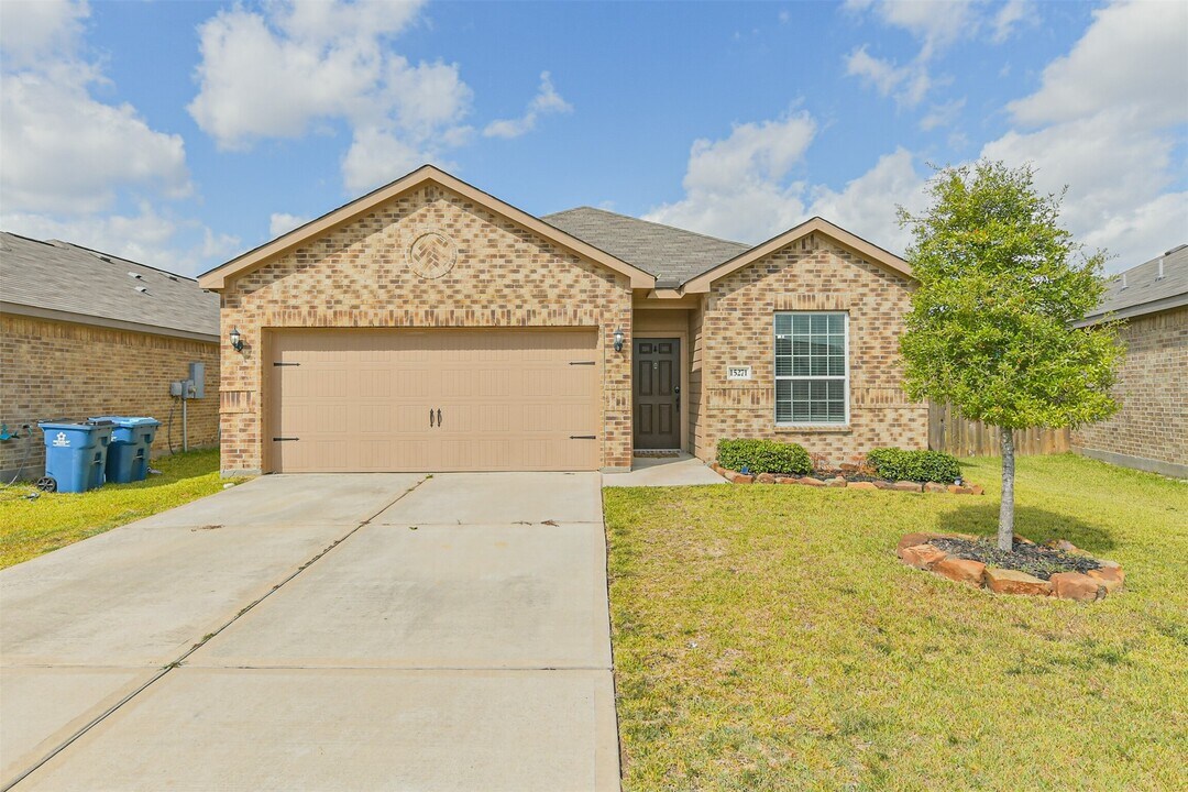 15271 Snowdrop Field Dr in Humble, TX - Building Photo