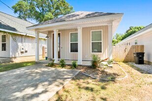 1008 N D St in Pensacola, FL - Building Photo