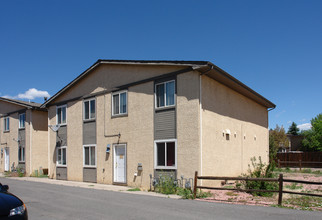 918 Teal Ct in Colorado Springs, CO - Building Photo - Building Photo