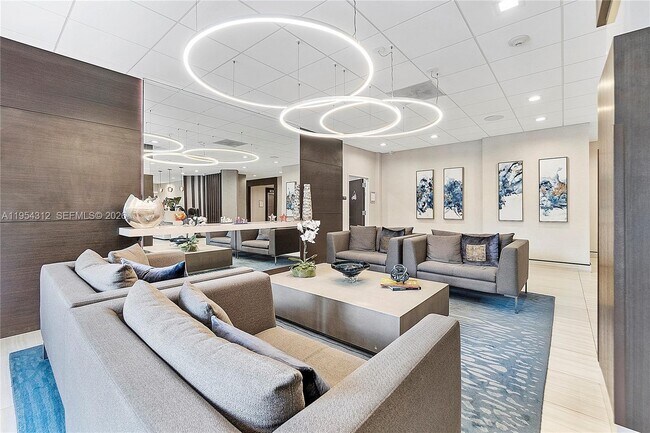 90 Edgewater Dr in Coral Gables, FL - Building Photo - Building Photo