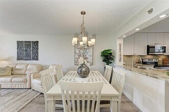 4480 Fairways Blvd in Bradenton, FL - Building Photo - Building Photo