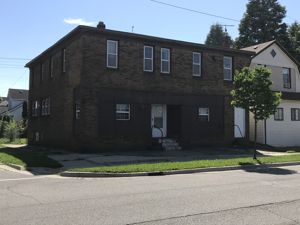 116 E Great Lakes St in River Rouge, MI - Building Photo