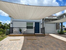 27225 Monroe St in Port Charlotte, FL - Building Photo