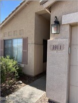 3911 E Longhorn Dr in Gilbert, AZ - Building Photo