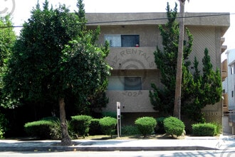 5130 Coldwater Canyon Ave in Sherman Oaks, CA - Building Photo - Building Photo