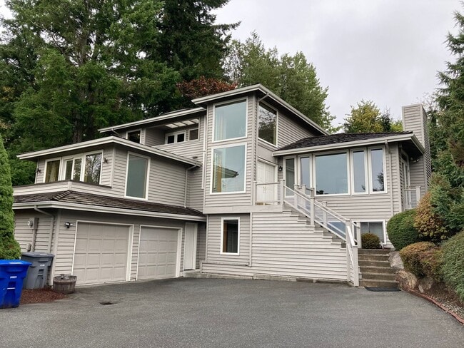 property at 5570 152nd Pl SE