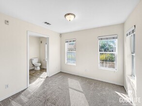 4082 Union Square Ln in San Diego, CA - Foto de edificio - Building Photo