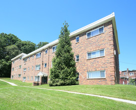 Woodhill Estates in Baltimore, MD - Building Photo - Building Photo