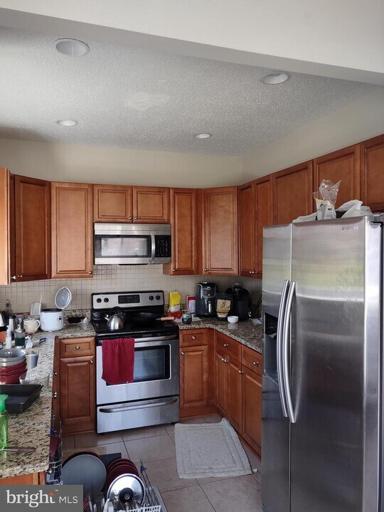 11037 Villaridge Ct-Unit -B in Reston, VA - Foto de edificio