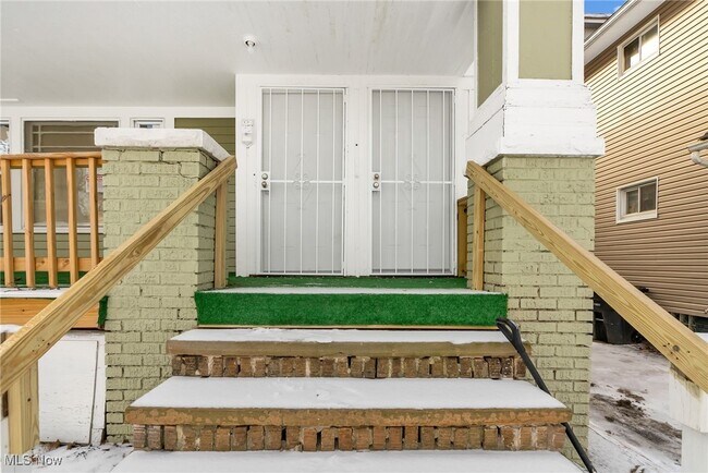 12004 Cromwell Ave in Cleveland, OH - Building Photo - Building Photo