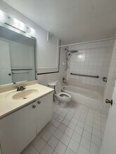 8027 NW 8th St in Miami, FL - Building Photo - Building Photo