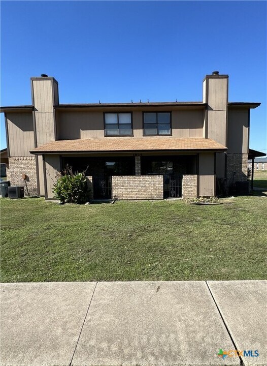 1815 Cedarhill Dr in Killeen, TX - Foto de edificio