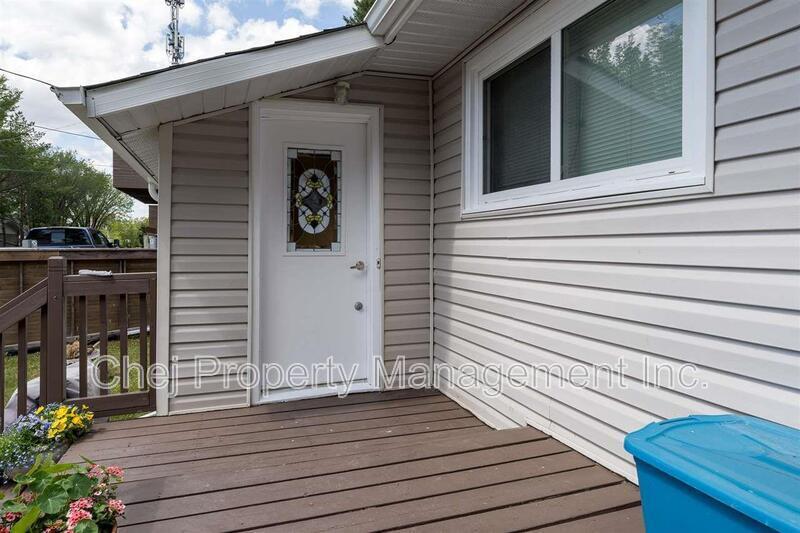 14723-14787 87 Ave NW in Edmonton, AB - Building Photo