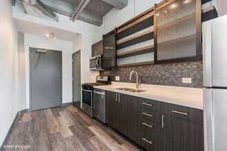 2101 S Wabash Ave in Chicago, IL - Building Photo - Building Photo