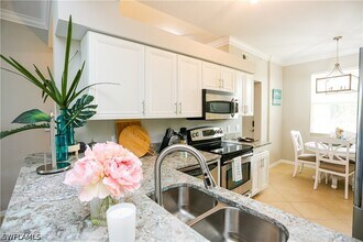 10275 Heritage Bay Blvd in Naples, FL - Building Photo - Building Photo