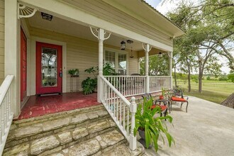 870 County Rd 302 in Jarrell, TX - Building Photo - Building Photo