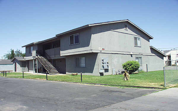 10 S Rogers Ln in Fresno, CA - Foto de edificio - Building Photo