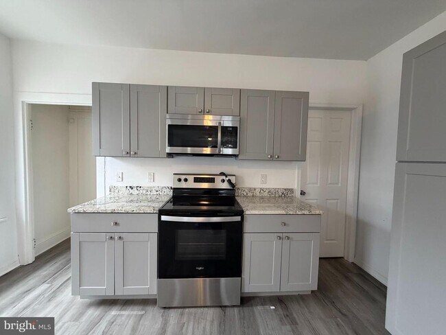 731 E 4th St in Bridgeport, PA - Building Photo - Building Photo