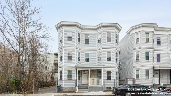 17 Cawfield St, Unit 1 in Boston, MA - Building Photo - Building Photo