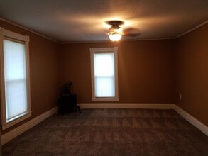 18407 Green Rd in Anamosa, IA - Building Photo - Building Photo
