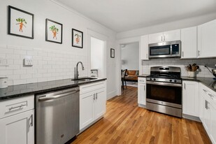 139 Forest Hills St, Unit 1 Apartamentos