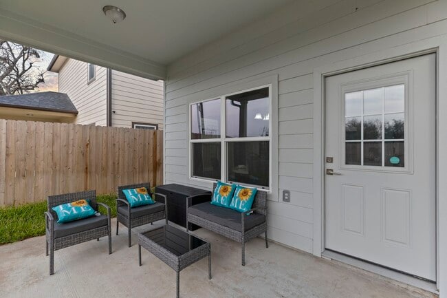 property at 2209 Silverbonnet St