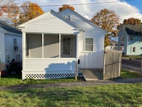 31 W Old Orchard Ave, Unit A in Old Orchard Beach, ME - Building Photo - Building Photo