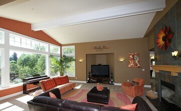 Live the Dream in Kirkland! Luxurious Home For Rent in Kirkland, WA - Building Photo - Building Photo